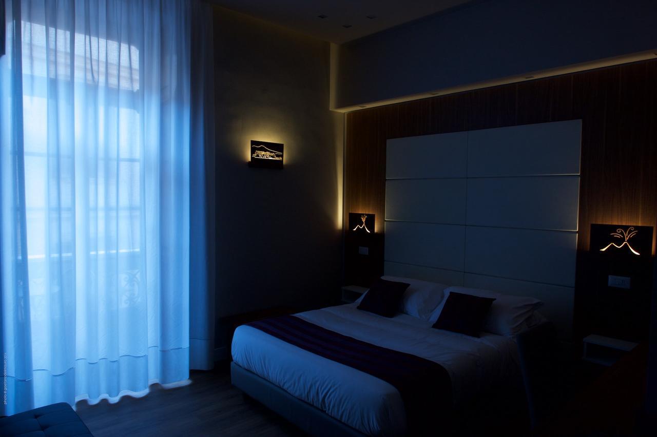 Duomo Residence เนเปิลส์ ภายนอก รูปภาพ